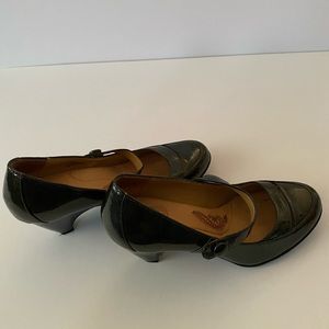Women’s shoes